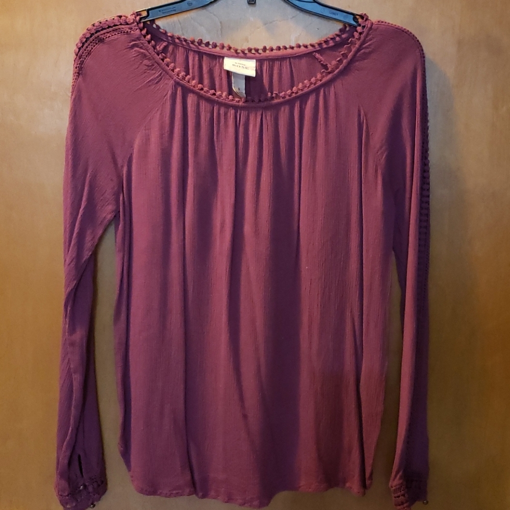 Adorable maroon top/blouse